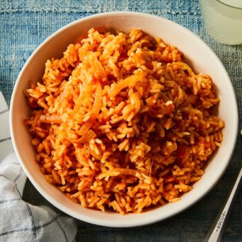 583d2633-65c0-43d6-9b52-cba0c8fa1399-2019-1210_nigerian-jollof-rice_3x2_rocky-luten_006
