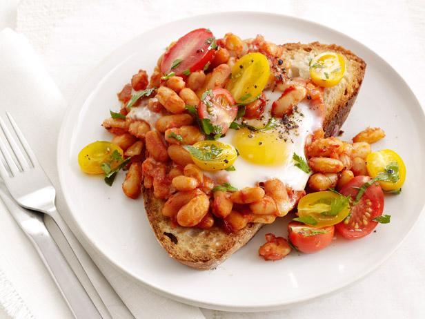 Beans + fried Eggs + Toasted bread +Sausage